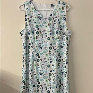 Sleeveless Paisley Shift Dress in White and Teal